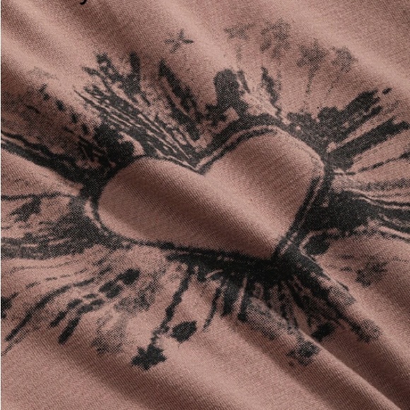 3/$30 dazy heart graphic print raglan sleeve crop top - Picture 3 of 6